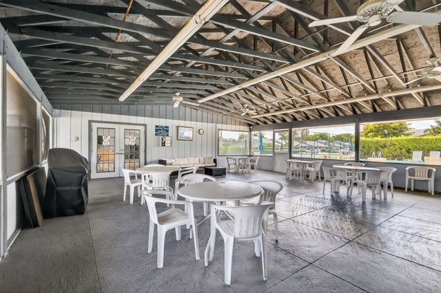 2641 W Gately Dr W W 906, West Palm Beach, FL 33415