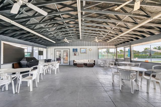 2641 W Gately Dr W W 906, West Palm Beach, FL 33415