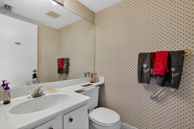 2641 W Gately Dr W W 906, West Palm Beach, FL 33415