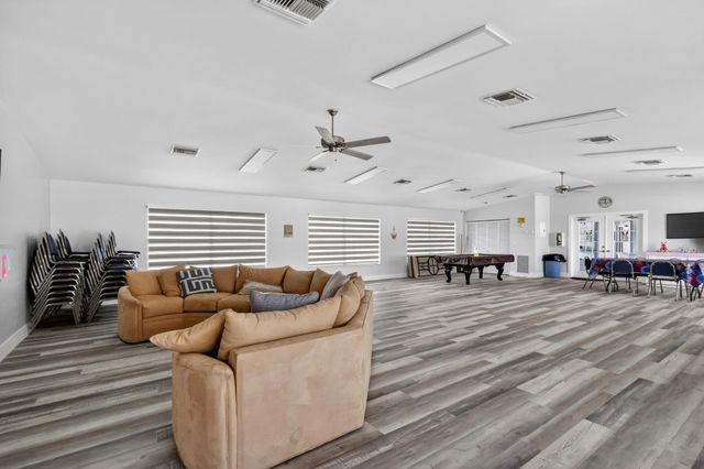 2641 W Gately Dr W W 906, West Palm Beach, FL 33415