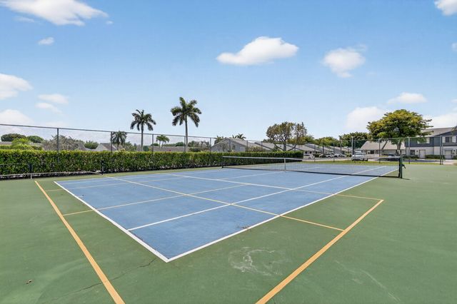 2641 W Gately Dr W W 906, West Palm Beach, FL 33415