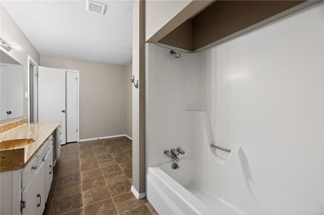 11104 BRISTOL Terrace, Kansas City, MO 64134