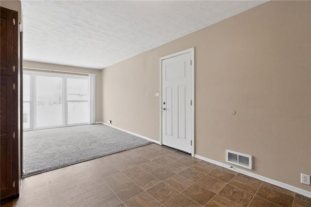 11104 BRISTOL Terrace, Kansas City, MO 64134