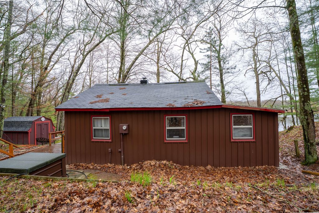 9572 S Oxeye Avenue, Baldwin, MI 49304