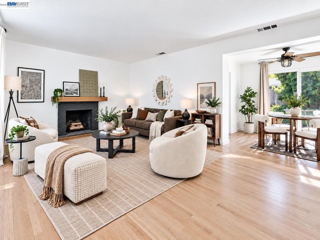 16133 Berkshire Dr, Castro Valley, CA 94578