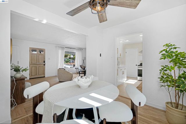 16133 Berkshire Dr, Castro Valley, CA 94578