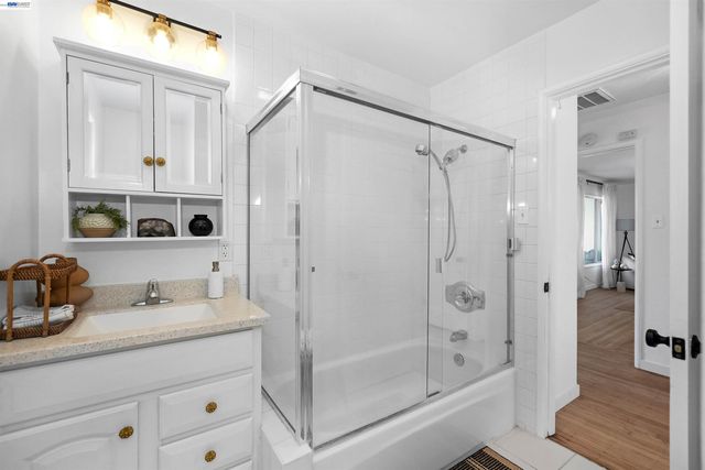 16133 Berkshire Dr, Castro Valley, CA 94578