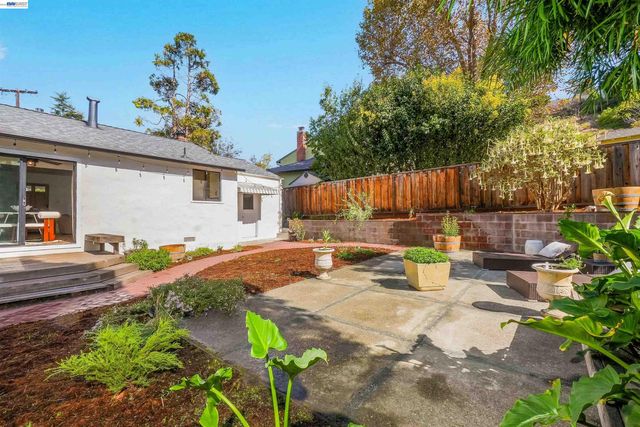 16133 Berkshire Dr, Castro Valley, CA 94578