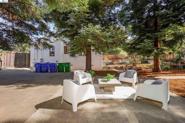 16133 Berkshire Dr, Castro Valley, CA 94578
