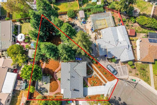 16133 Berkshire Dr, Castro Valley, CA 94578