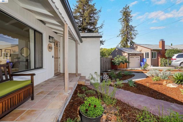 16133 Berkshire Dr, Castro Valley, CA 94578