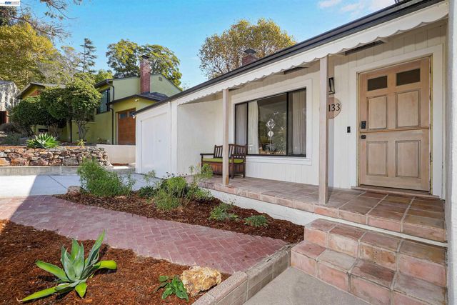 16133 Berkshire Dr, Castro Valley, CA 94578