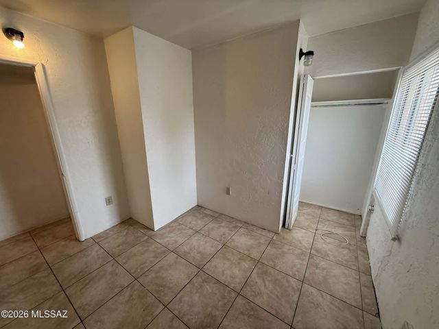 204 E Palmdale Street, Tucson, AZ 85714