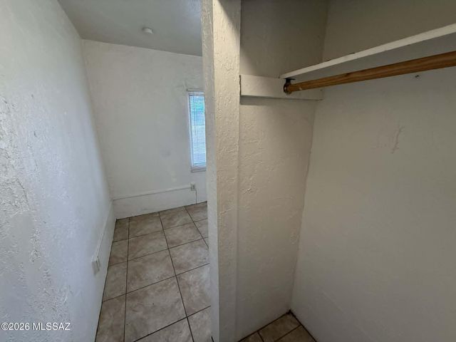 204 E Palmdale Street, Tucson, AZ 85714