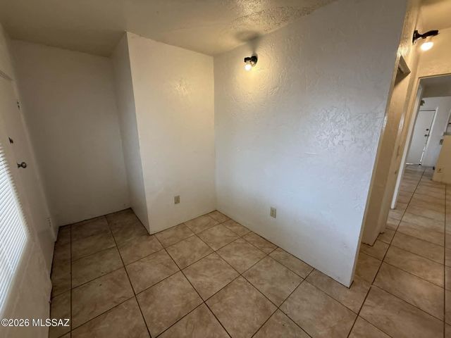 204 E Palmdale Street, Tucson, AZ 85714