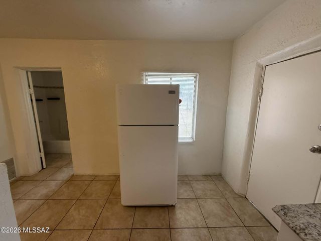 204 E Palmdale Street, Tucson, AZ 85714