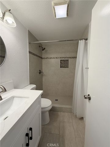 701 E 21st Street, Santa Ana, CA 92706