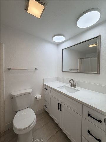 701 E 21st Street, Santa Ana, CA 92706