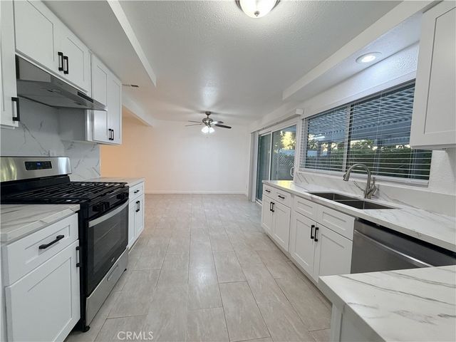 701 E 21st Street, Santa Ana, CA 92706