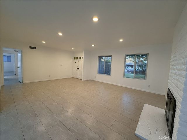 701 E 21st Street, Santa Ana, CA 92706