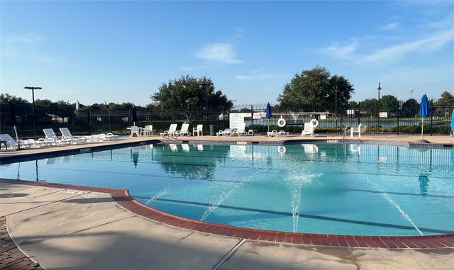 6102 Lakenshire Falls Lane, Katy, TX 77494