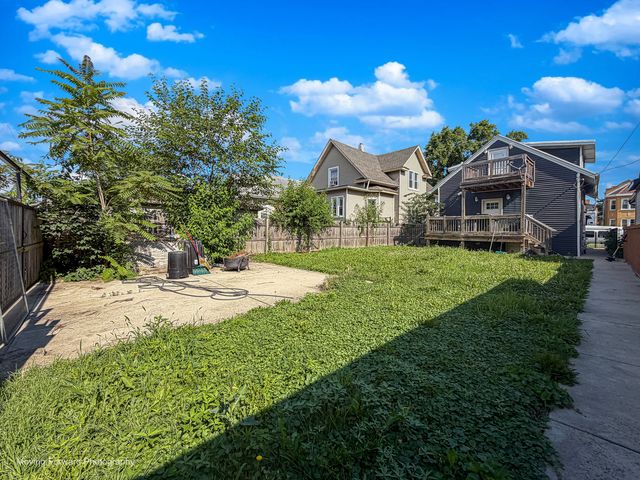5505 W Thomas Street, Chicago, IL 60651