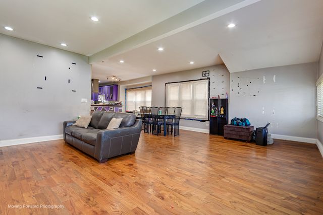 5505 W Thomas Street, Chicago, IL 60651