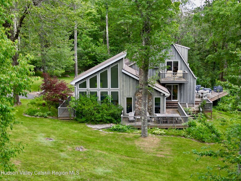 280 Elk Point Road, Livingston Manor, NY 12758