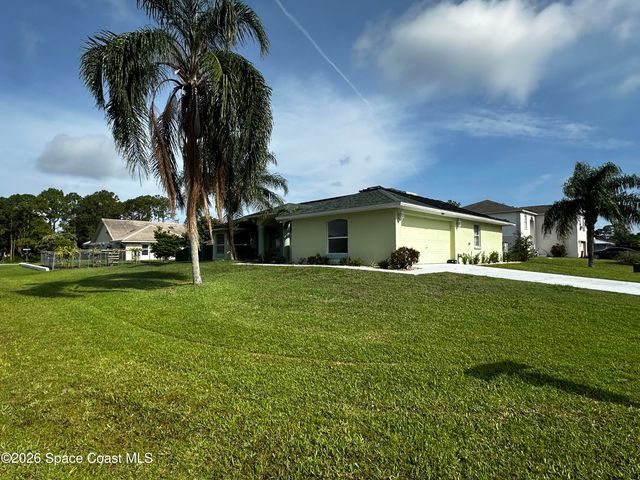 283 Umber Street NW, Palm Bay, FL 32907