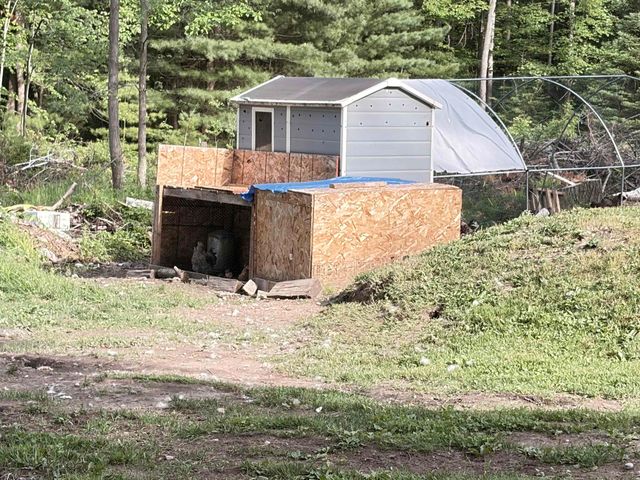 2685 S Whitney Beach Road, Beaverton, MI 48612