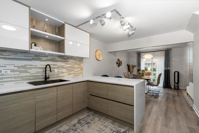 1965 Town Drive, Naperville, IL 60565