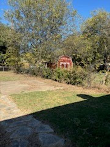 233 Taylor Street, Burleson, TX 76028