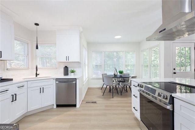 655 Springharbor Drive, Woodstock, GA 30188