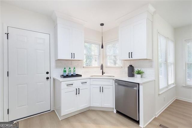 655 Springharbor Drive, Woodstock, GA 30188