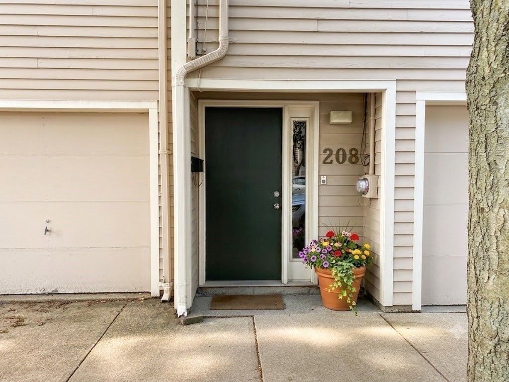 208 Charles 208, Cambridge, MA 02141