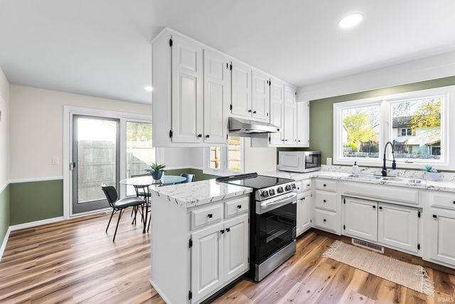 6025 Fitchburg Place, Fort Wayne, IN 46815
