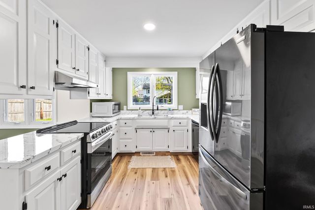 6025 Fitchburg Place, Fort Wayne, IN 46815