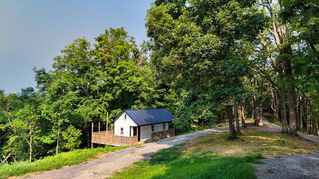 1480 Gravel Hill Rd, Bethpage, TN 37022