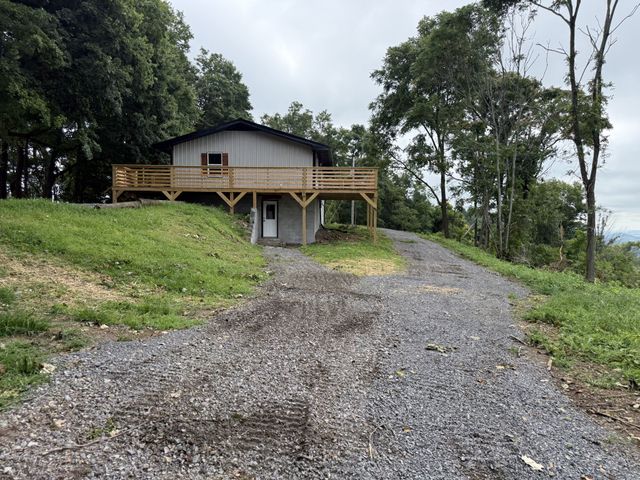 1480 Gravel Hill Rd, Bethpage, TN 37022