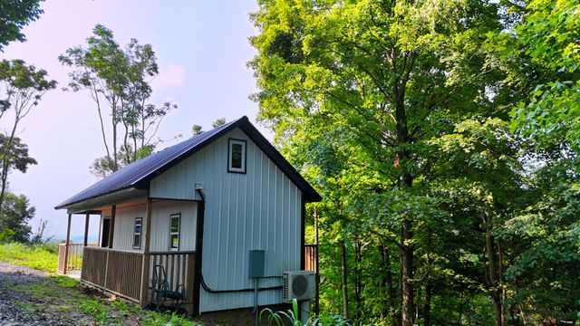 1480 Gravel Hill Rd, Bethpage, TN 37022