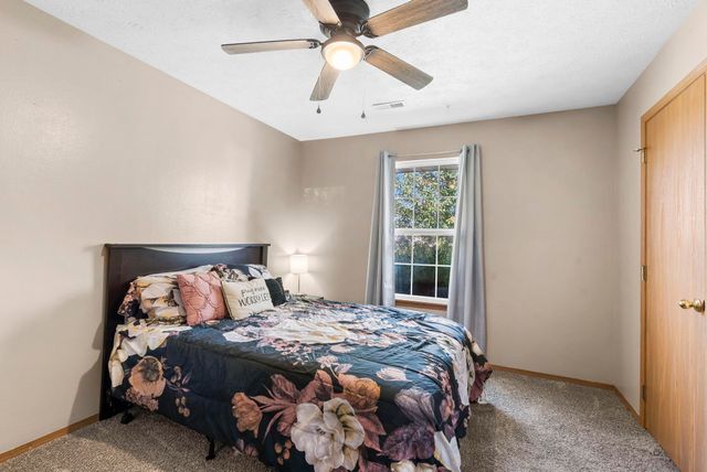 406 W Cline Street, Aurora, MO 65605