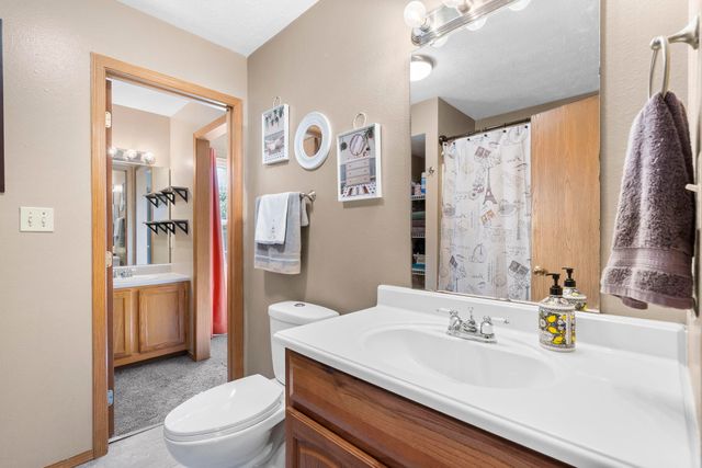 406 W Cline Street, Aurora, MO 65605