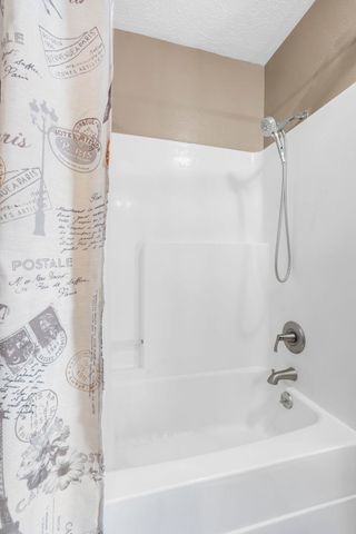 406 W Cline Street, Aurora, MO 65605