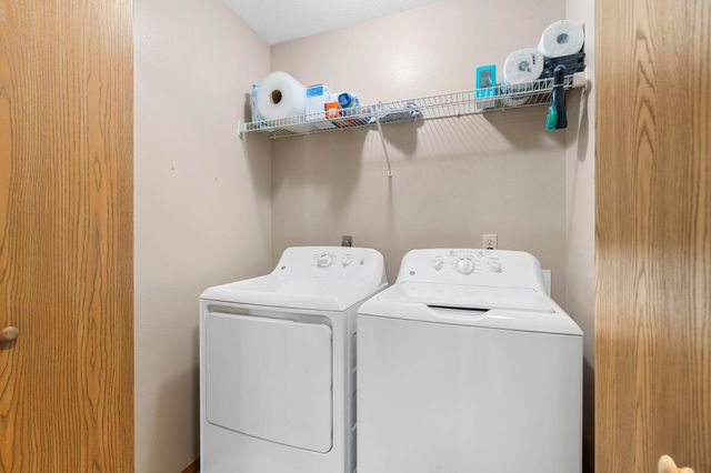 406 W Cline Street, Aurora, MO 65605