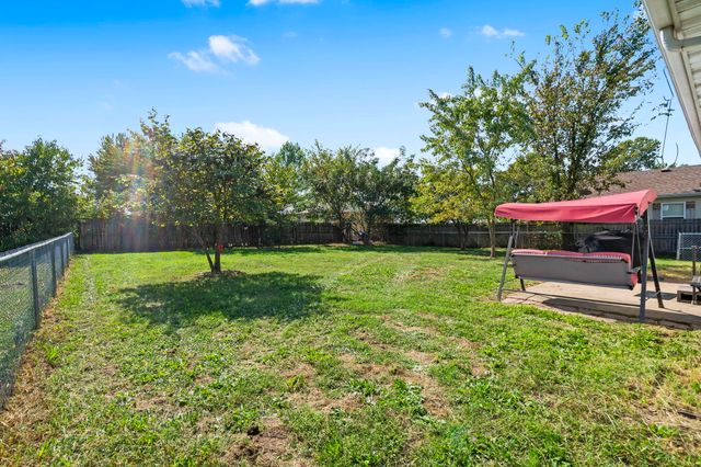 406 W Cline Street, Aurora, MO 65605