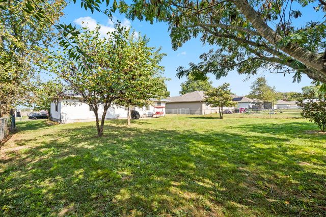 406 W Cline Street, Aurora, MO 65605