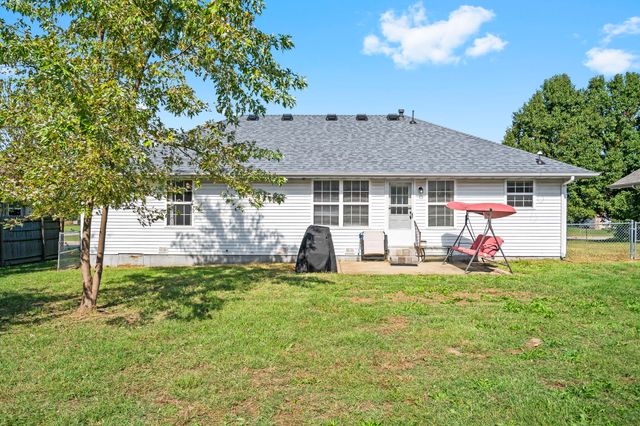 406 W Cline Street, Aurora, MO 65605
