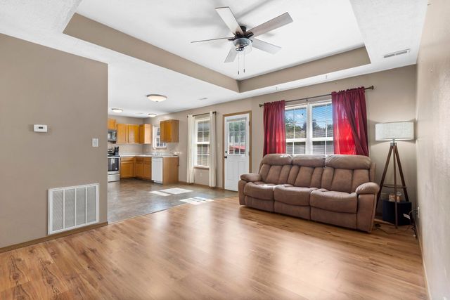 406 W Cline Street, Aurora, MO 65605