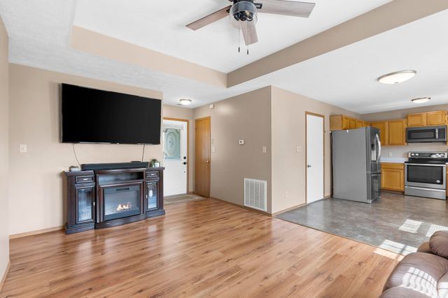 406 W Cline Street, Aurora, MO 65605