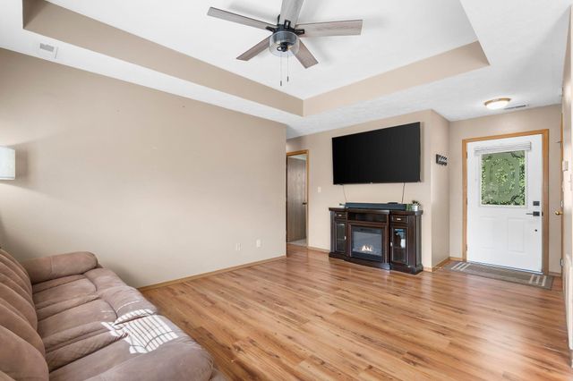 406 W Cline Street, Aurora, MO 65605